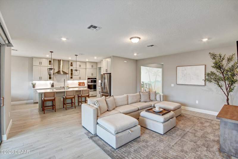 4 bedroom Single Family Residence at 2121 Divot Drive, Not on the List, Daytona Beach — photo 5