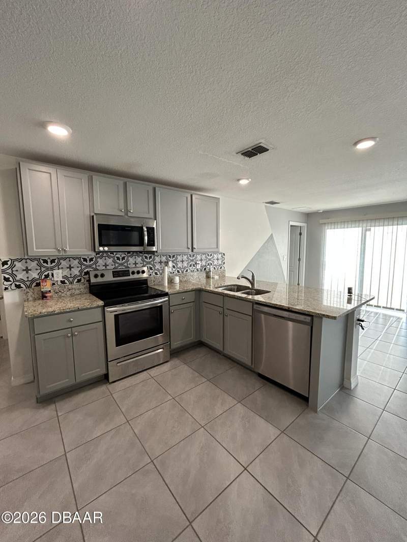 3 bedroom Single Family Residence at 112 Fordham Street, Deltona Lakes, Deltona — photo 3