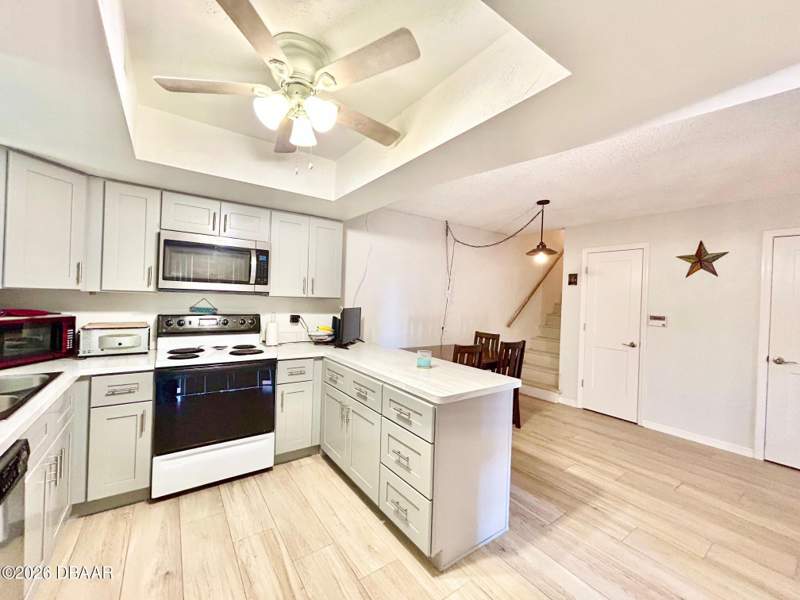 2 bedroom Townhouse at 122 Moonstone Court, Springwood Village, Port Orange — photo 3