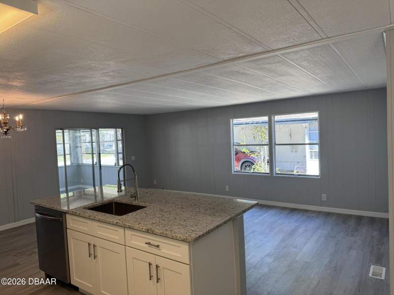 2 bedroom Manufactured Home at 48 Golden Gate Circle, Twin Gates Mobile Estates, Port Orange — photo 2