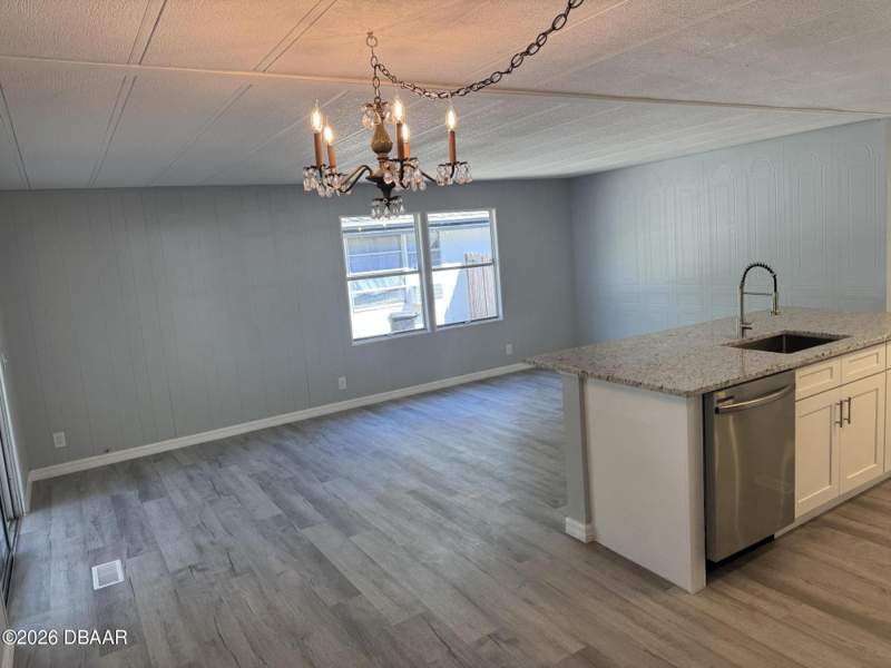 2 bedroom Manufactured Home at 48 Golden Gate Circle, Twin Gates Mobile Estates, Port Orange — photo 3