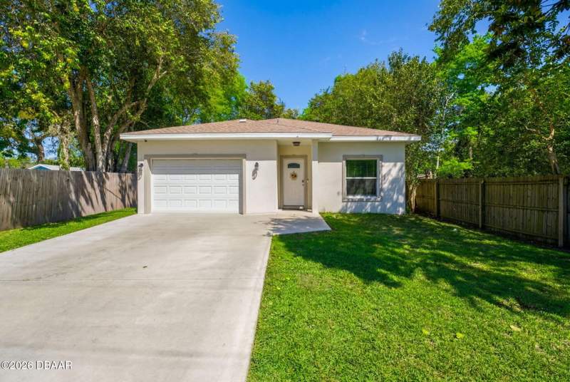 3 bedroom Single Family Residence at 637 Holmes Avenue, Daytona Beach, Daytona Beach — photo 2