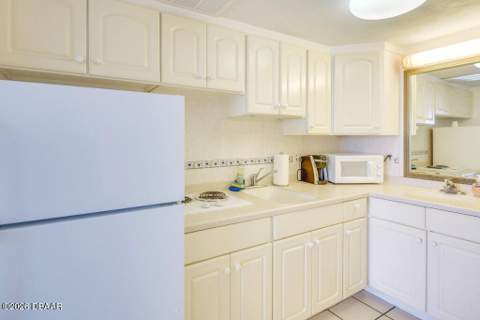 2700 N Atlantic Avenue #421, Daytona Beach FL - photo 9 of 17