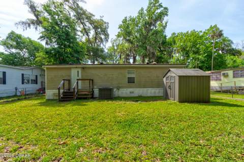 1040 Green Acres Circle, South Daytona FL - photo 8 of 23
