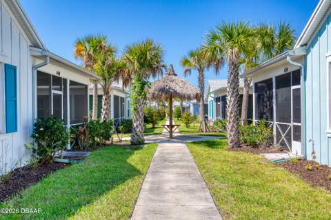 444 Lime Avenue, Daytona Beach FL - photo 9 of 75