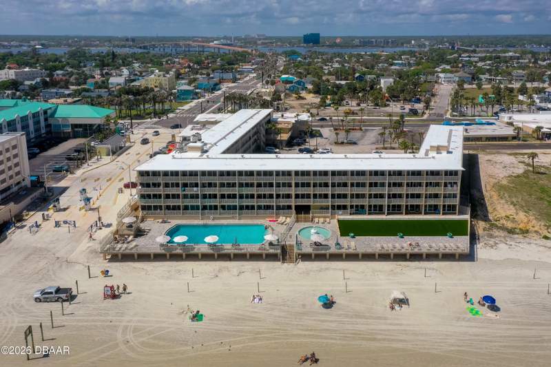 1 bedroom Condotel at 219 S Atlantic Avenue #237, Daytona Inn Beach Resort Condo, Daytona Beach — photo 3