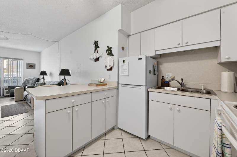 0 bedroom Condotel at 3727 S Atlantic Avenue #123, Beach Club Condo Motel, Daytona Beach Shores — photo 4