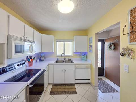 3606 S Peninsula Drive ##605, Port Orange FL - photo 7 of 59