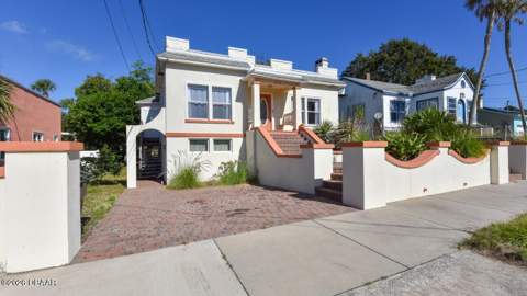 213 Jessamine Boulevard, Daytona Beach FL - photo 6 of 47
