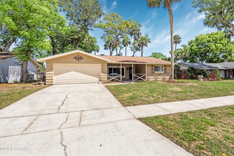 3 bedroom Single Family Residence at 105 Wimbledon Court, Cambridge, Port Orange — photo 2