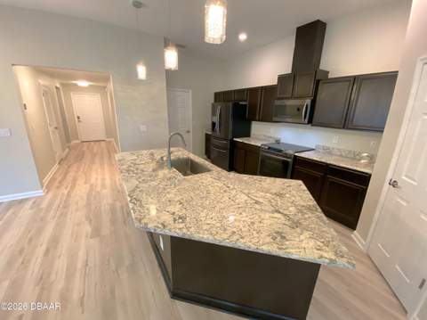 437 Grande Sunningdale Loop, Daytona Beach FL - photo 18 of 36