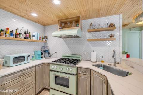 308 Normandy Avenue, New Smyrna Beach FL - photo 13 of 57