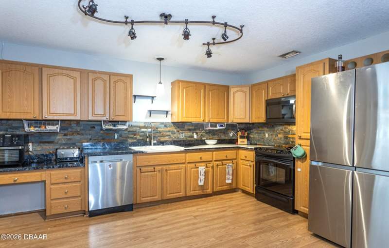 5 bedroom Single Family Residence at 474 E University Avenue, Orange City, Orange City — photo 4