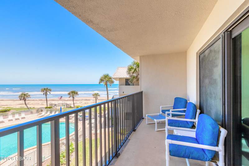 1 bedroom Condominium at 935 Ocean Shore Boulevard #301, Bent Palm Club Condo Assn, Ormond Beach — photo 5