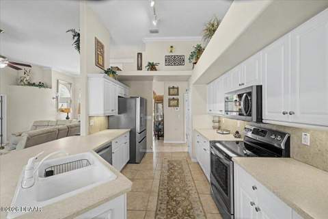 11 Crescent Lake Way, Ormond Beach FL - photo 13 of 63