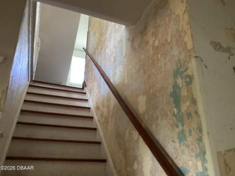 268 Hartford Avenue, Daytona Beach FL - photo 16 of 36