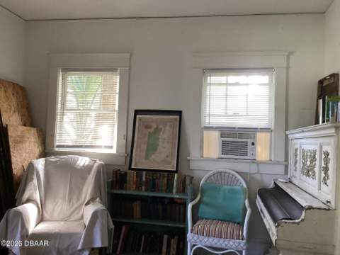 268 Hartford Avenue, Daytona Beach FL - photo 9 of 36
