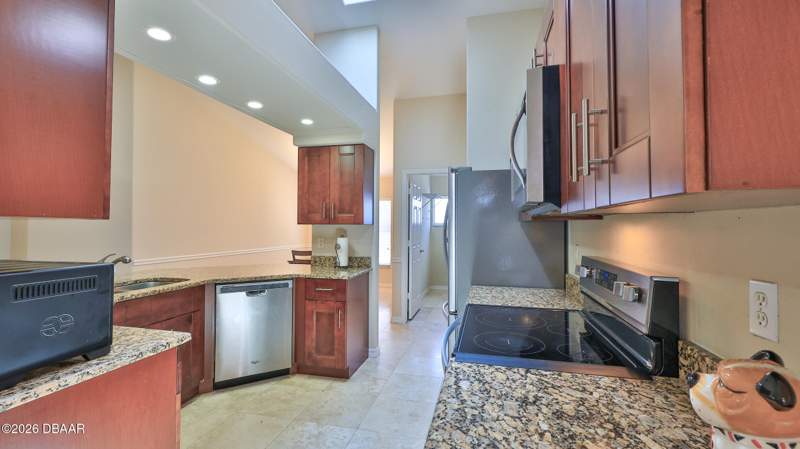 4 bedroom Single Family Residence at 6171 Sabal Point Circle, Sabal Creek, Port Orange — photo 5