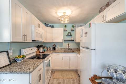 42 Brooks Drive, Ormond Beach FL - photo 13 of 36