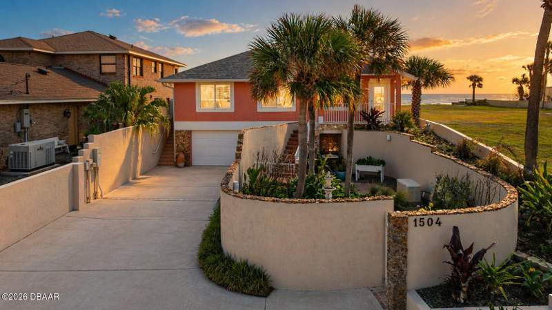 4 bedroom Single Family Residence at 1504 N Atlantic Avenue, Kahnway, Daytona Beach — photo 3