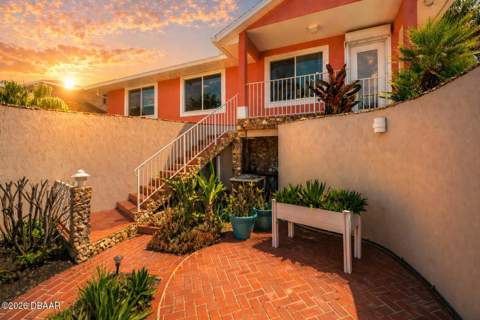 1504 N Atlantic Avenue, Daytona Beach FL - photo 16 of 93