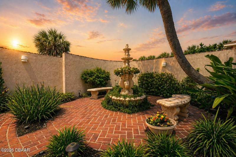 4 bedroom Single Family Residence at 1504 N Atlantic Avenue, Kahnway, Daytona Beach — photo 5