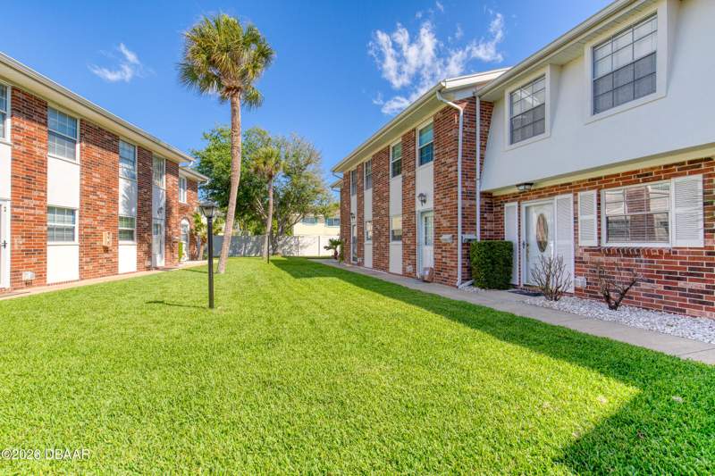 2 bedroom Condominium at 2200 S Palmetto Avenue #b040, Colonial Townhouse, South Daytona — photo 3