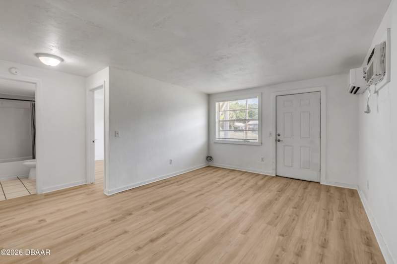 5 bedroom Single Family Residence at 1051 June Terrace, Byron June, Daytona Beach — photo 4