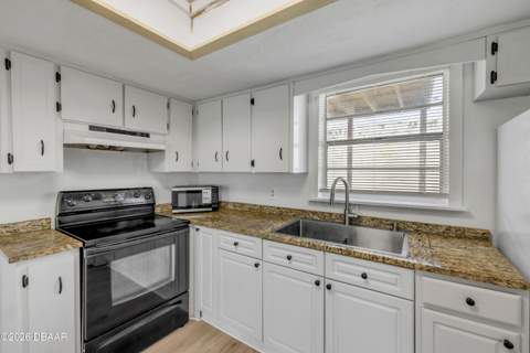 1051 June Terrace, Daytona Beach FL - photo 7 of 34