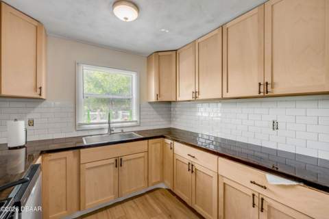 1051 June Terrace, Daytona Beach FL - photo 16 of 34