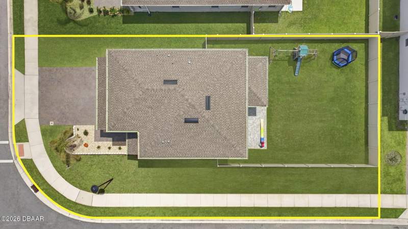 3 bedroom Single Family Residence at 381 Crestwind Drive, Preserve at Lpga, Daytona Beach — photo 2