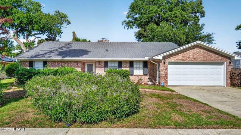 3 bedroom Single Family Residence at 1749 Jacobs Road, Golfview, South Daytona — photo 2