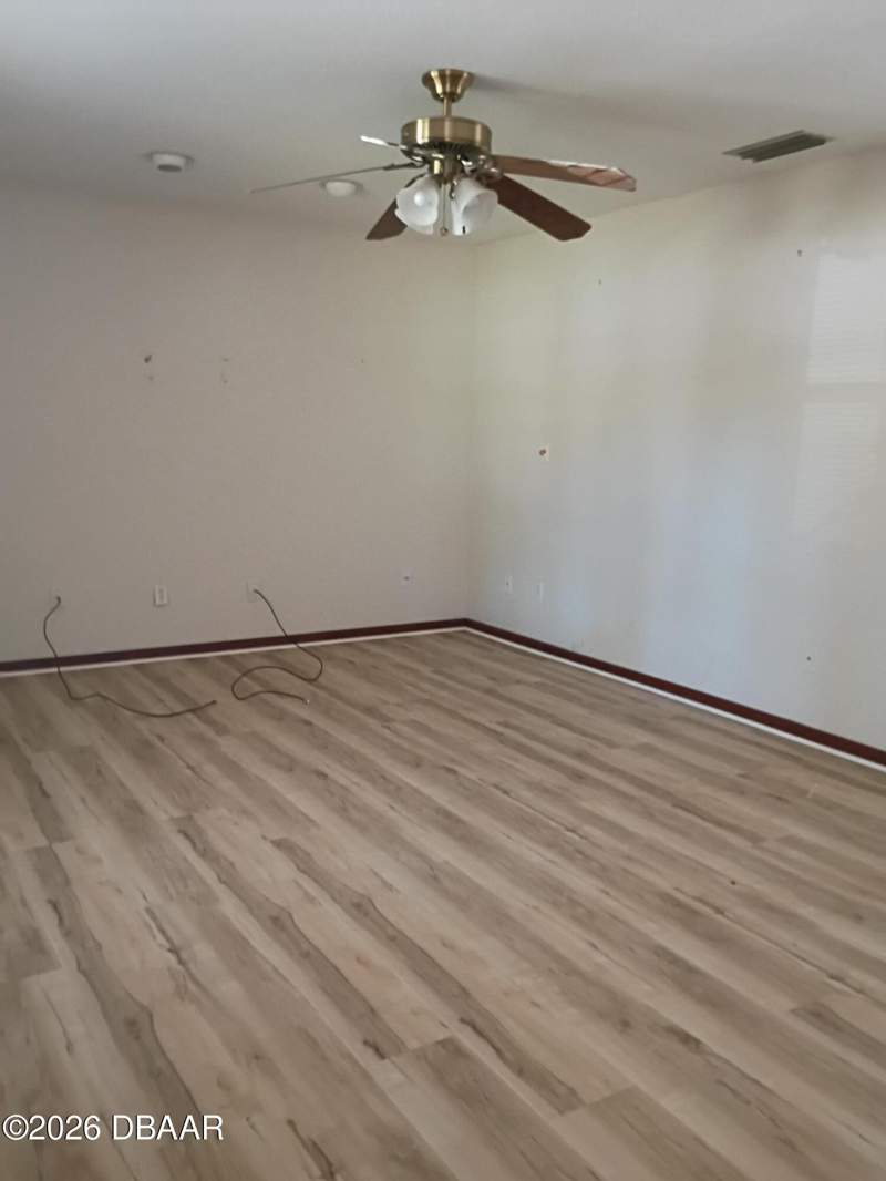 3 bedroom Single Family Residence at 310 Cavanah Drive, Not In Subdivision, Holly Hill — photo 4