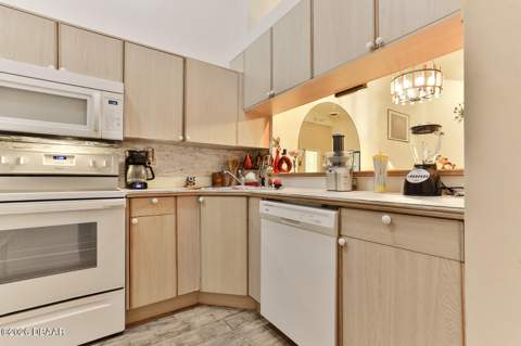 121 Dovecote Lane, Daytona Beach FL - photo 16 of 42