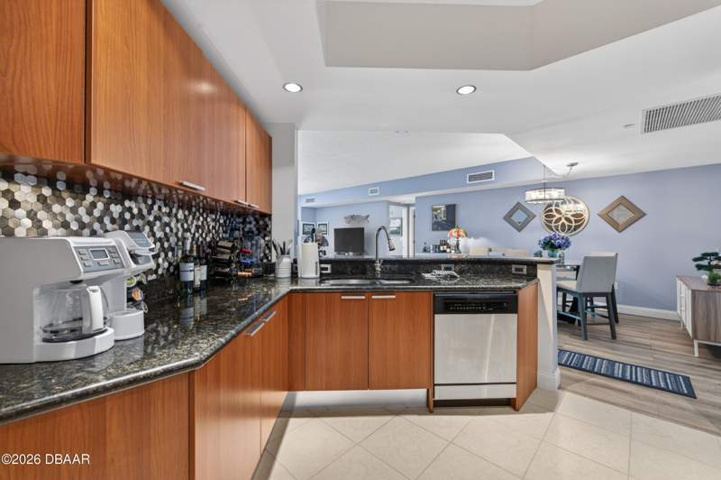 2 bedroom Condominium at 231 Riverside Drive #404, Marina Grande On The Halifax, Holly Hill — photo 5