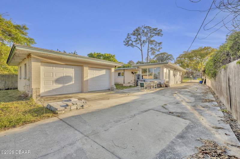 3 bedroom Single Family Residence at 715 Alcazar Avenue, Rio Vista, Ormond Beach — photo 2