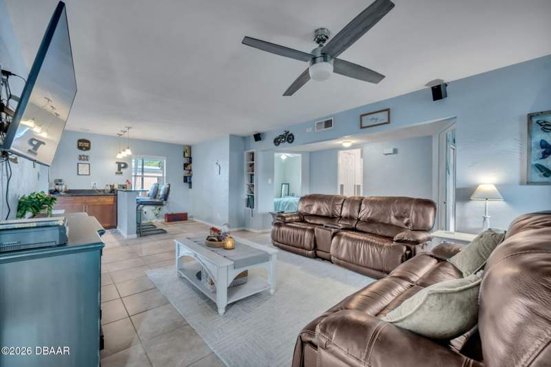 3 bedroom Single Family Residence at 715 Alcazar Avenue, Rio Vista, Ormond Beach — photo 4