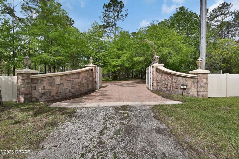 5 bedroom Single Family Residence at 443 Juniper Lane, Plantation Pines, Ormond Beach — photo 2