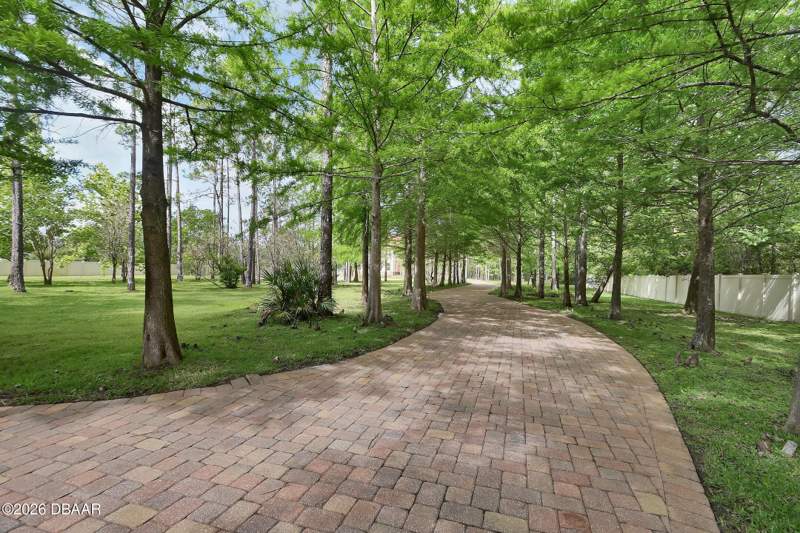 5 bedroom Single Family Residence at 443 Juniper Lane, Plantation Pines, Ormond Beach — photo 3