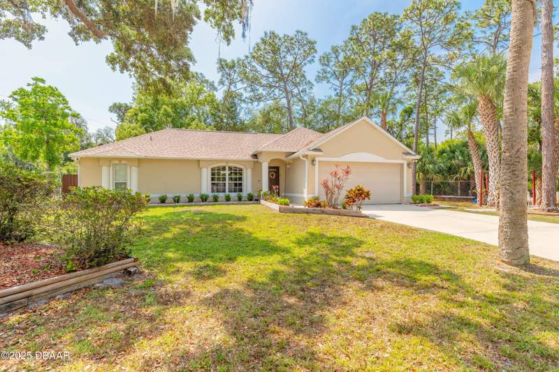 3 bedroom Single Family Residence at 1692 Old Tomoka Road #W, Not In Subdivision, Ormond Beach — photo 2