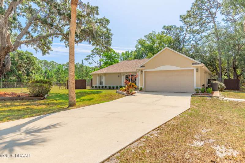 3 bedroom Single Family Residence at 1692 Old Tomoka Road #W, Not In Subdivision, Ormond Beach — photo 3