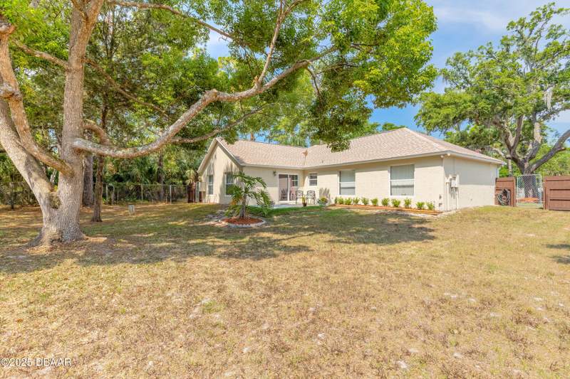 3 bedroom Single Family Residence at 1692 Old Tomoka Road #W, Not In Subdivision, Ormond Beach — photo 4