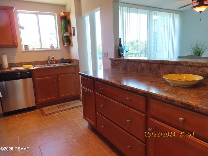 2 bedroom Condominium at 5500 Ocean Shore Boulevard #76, Kingston Shores Condo, Ormond Beach — photo 4