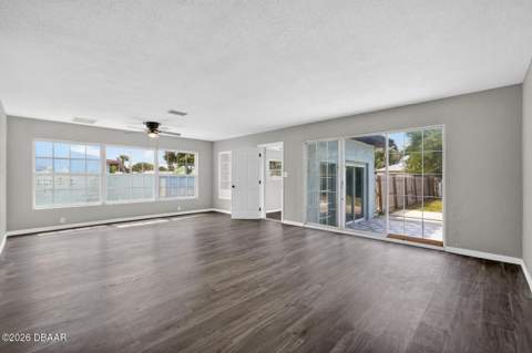 1027 Bel Aire Drive, Daytona Beach FL - photo 10 of 46