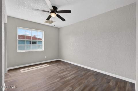 1027 Bel Aire Drive, Daytona Beach FL - photo 17 of 46