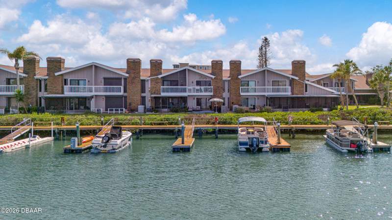 3 bedroom Townhouse at 121 Lagoon Court, Venetian Villas, New Smyrna Beach — photo 3