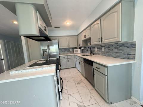 100 Kingbird Circle #1, Daytona Beach FL - photo 7 of 47