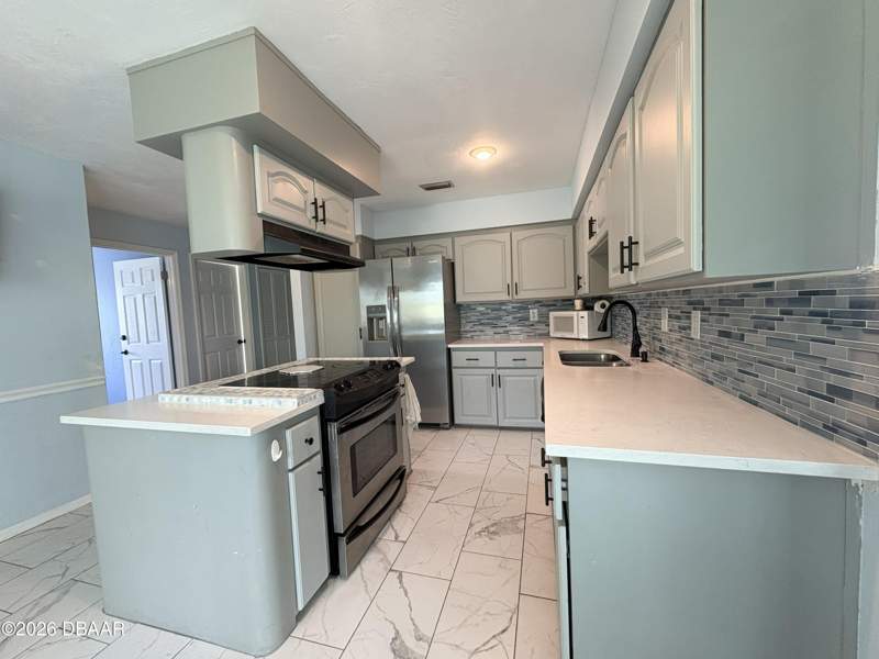 3 bedroom Townhouse at 100 Kingbird Circle #1, Pelican Bay, Daytona Beach — photo 5