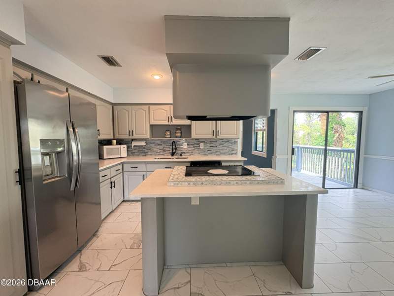3 bedroom Townhouse at 100 Kingbird Circle #1, Pelican Bay, Daytona Beach — photo 3