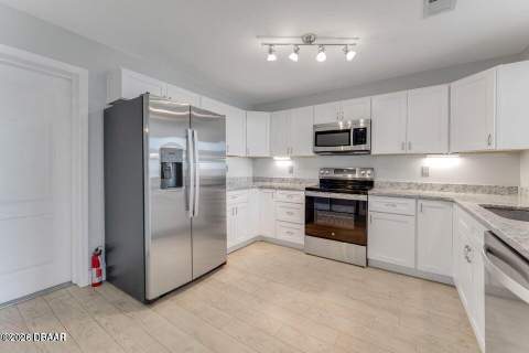 3070 Ocean Shore Boulevard, Ormond Beach FL - photo 11 of 31